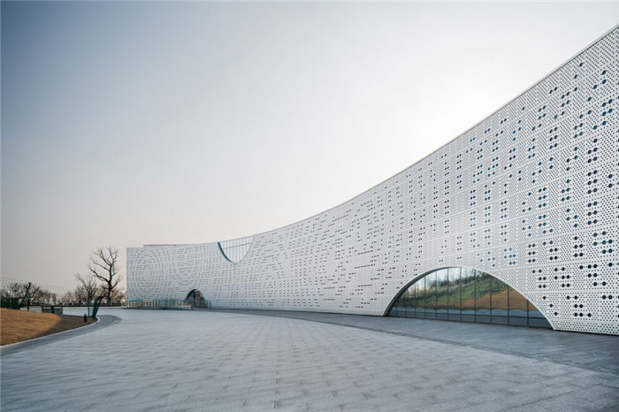 商业广场外墙铝板