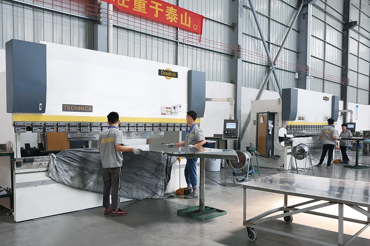 铝单板生产过程